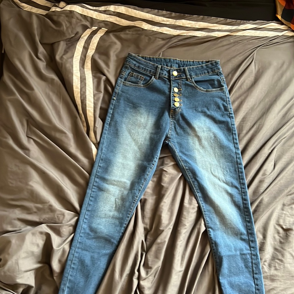 High waisted jeans
